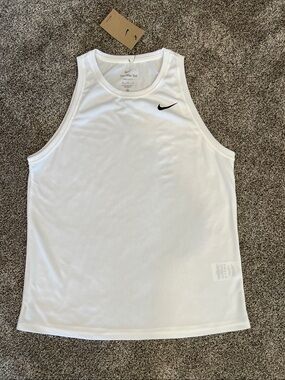 NWT Women’s Nike Dry Fit White Tank Top size M